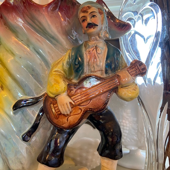 Vintage Gypsy with mandolin and seashell vase porcelain Dee Bee lustreware - Picture 2 of 8